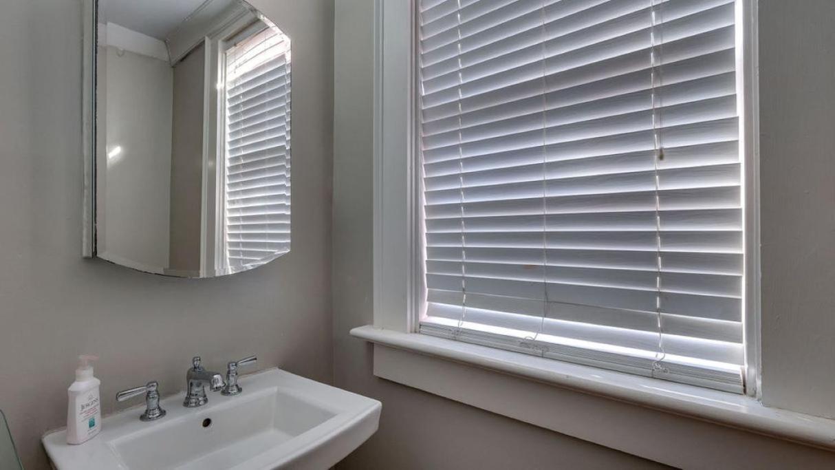 201 York #3 - Homey Downtown 2 Bedroom Steps From The River سافانا المظهر الخارجي الصورة