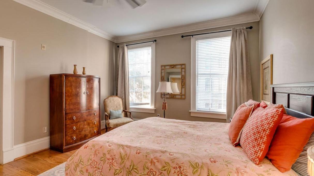 201 York #3 - Homey Downtown 2 Bedroom Steps From The River سافانا المظهر الخارجي الصورة